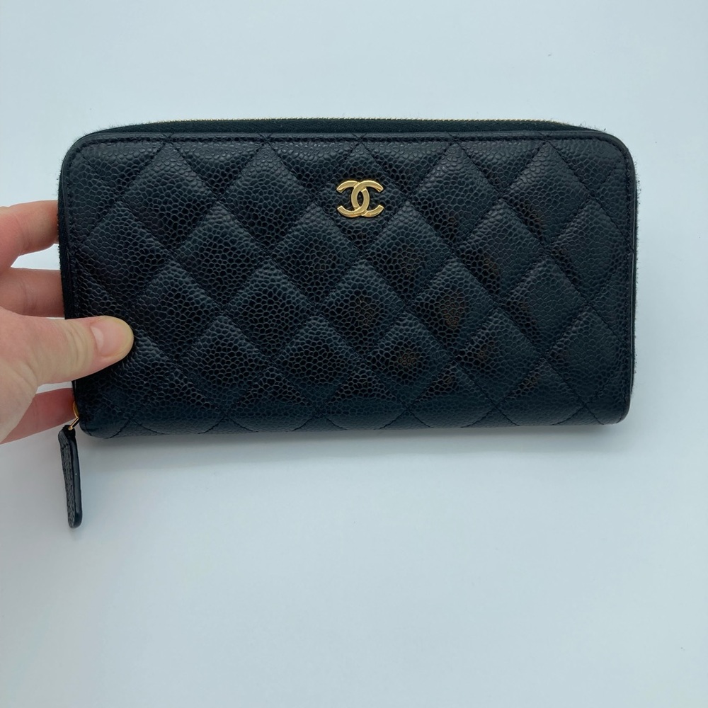 CHANEL CC GOLD HARDWARE BLACK QUILTED ZIP AROUND CAVIAR WALLET WITH BOX - Picture 5 of 17